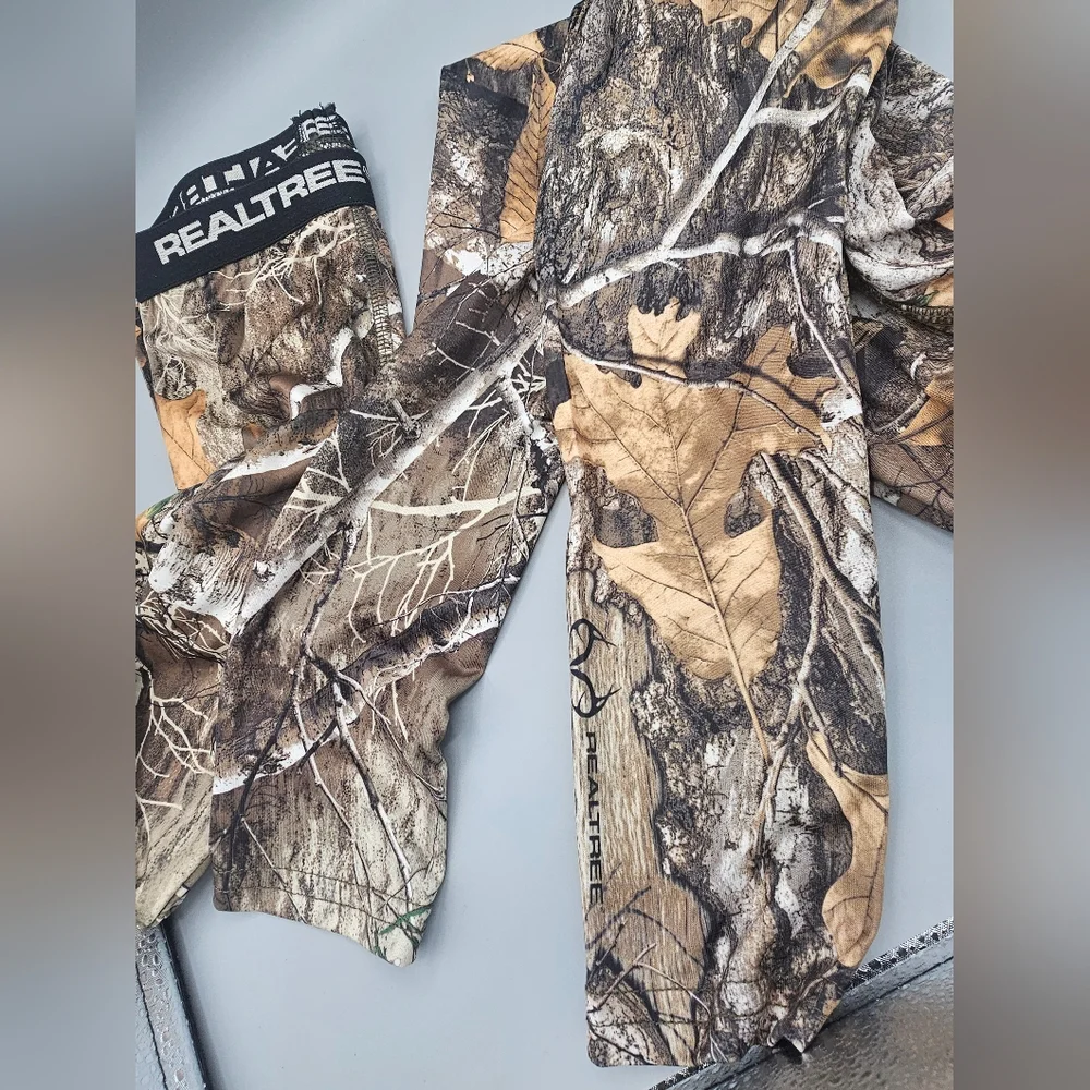 Realtree Baselayer Pants Camo Leaf Winter Hunter Gear Kids Sz 8‎ / M Lot Of 2